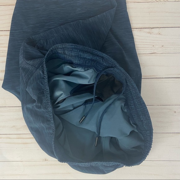 Lululemon Men’s Linerless Pace Breaker Shorts, Sz L - Picture 4 of 10